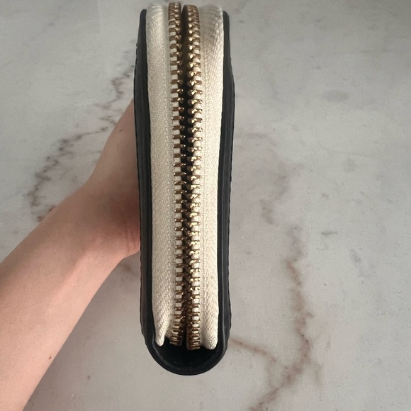 Tory Burch | Leather Bifold Wallet - Picture 8 of 8